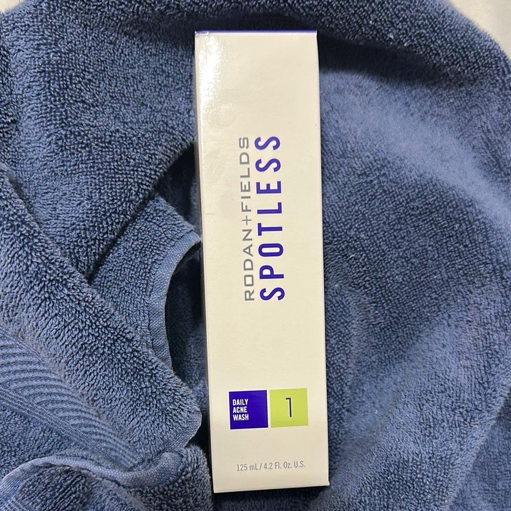 NEW!!💫 Unopened Rodan + Fields Spotless Acne Treatment